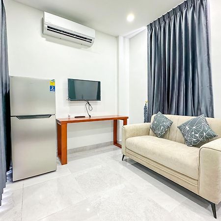 C-Hotel シアヌークビル エクステリア 写真