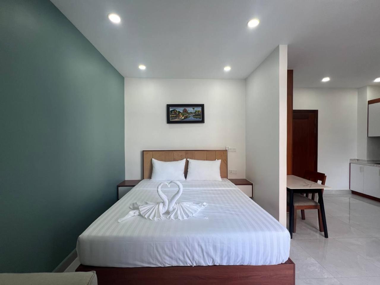 C-Hotel シアヌークビル エクステリア 写真