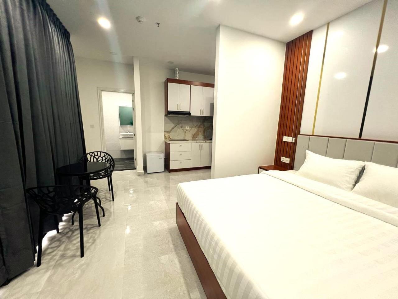 C-Hotel シアヌークビル エクステリア 写真