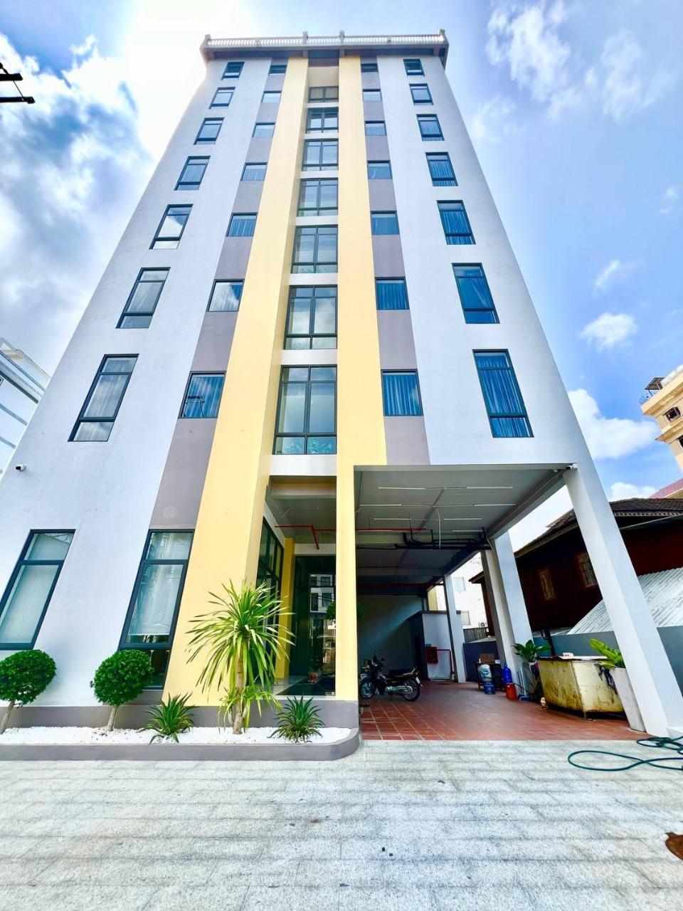 C-Hotel シアヌークビル エクステリア 写真